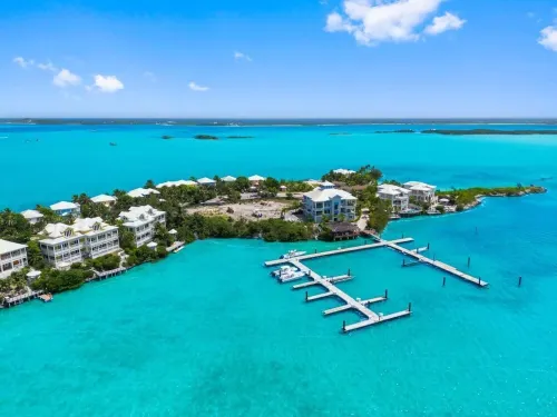 Waterfront Villa with Dock, steps from pool and restaurant. 3b/r  3.5b/a