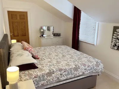 Beautiful Townhouse, 3DBr-sleeps 6 Adults. Special & Unique in Galway City! のホテル