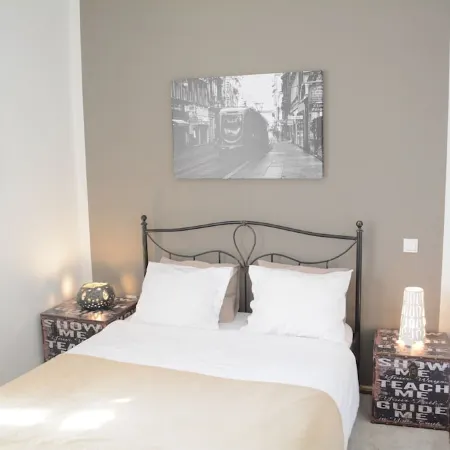 Charming apartment 20 minutes from main squere