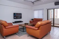 Great Location, Spacious with Pool