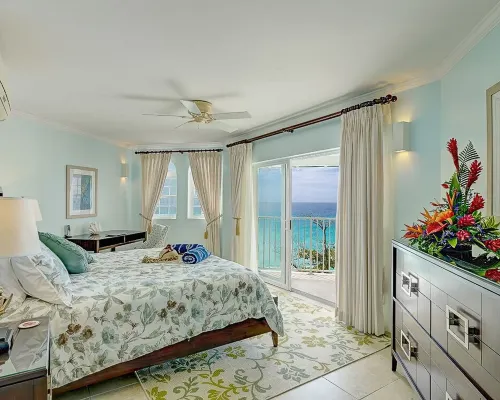 On Dover Beach, close to golf, surfing and much more. Discounts available Hotels in Dover