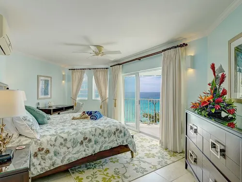 On Dover Beach, close to golf, surfing and much more. Discounts available