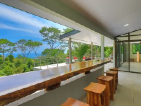 Sea Breeze II Luxury 6 BR Oceanview Estate between Dominical and Manuel Antonio Hotels in Savegre