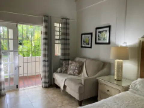 Only 3 Mins To Beach And Beach Club apt 1.