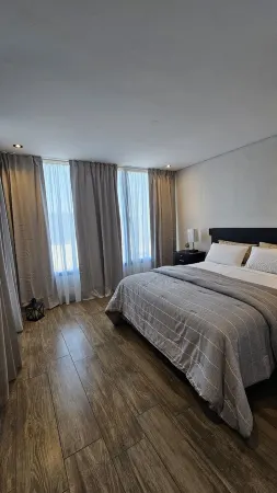 Charming 2-bedroom apartment in fabulous Mendoza close to shopping center.