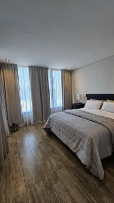 Charming 2-bedroom apartment in fabulous Mendoza close to shopping center.