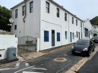 Sunny Windsor Apt in the heart of Kalk Bay