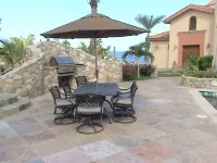 McGann Estate Resort: Two Houses on the Beach, sleeps 14 Отели рядом с достопримечательностью «Парк Ла Лагуна»