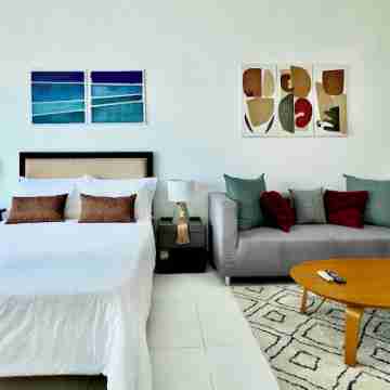 KL Tower - Cozy and Spacious Studio Unit near Greenbelt Mall Rooms