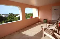 Paraquet Apartments Hotels in Hamilton