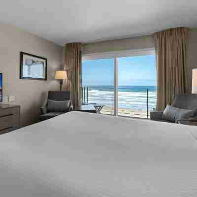 Pelican Shores Inn Rooms