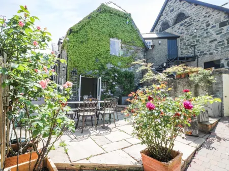 Castle Lodge Отели в г. Llanbedr