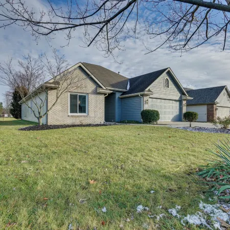 Tranquil Fort Wayne Home 7 Mi to Downtown