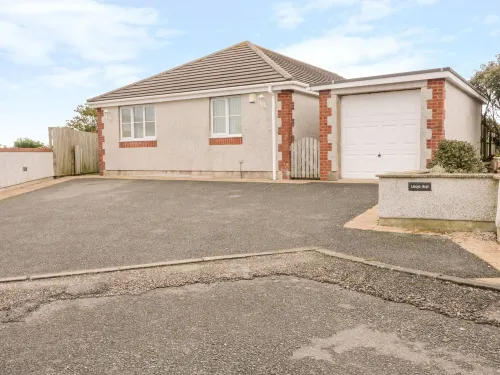 Llecyn Braf Hotels in Amlwch