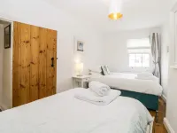 The Yellow House, 13 King Street Hotel di Dawlish