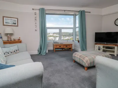 8 Above Town Hotel in zona Dartmouth Castle