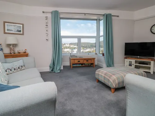 8 Above Town Hotels in Dartmouth