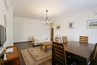 MinskLux Apartment 2 Bedroom Nezavisimosti 12 Hotel a Minsk