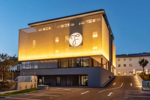 Hotel Gasthof Fischer - parking
