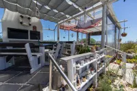 Farr Out Guest House