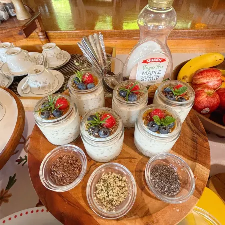 The Goat and Goose Bed & Breakfast Отели рядом с достопримечательностью «Кунварра Фэмили Холидей Парк»