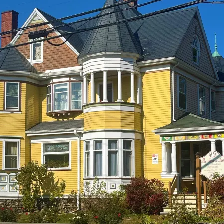 Munroe Inn Boutique Hotel