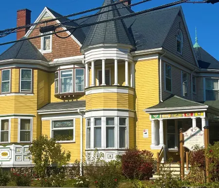 Munroe Inn Boutique Hotel