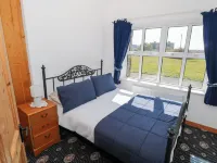 Realt na Maidne Hotels near Hehirs Of Clifden