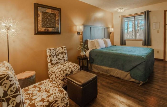 Shady Acre Inn and Suites