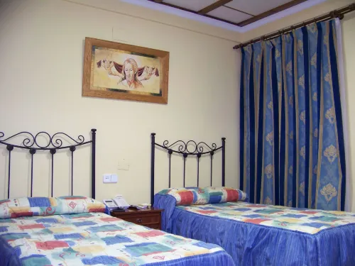 Hostal El Lirio Các khách sạn ở Hinojos