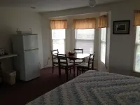 Lynwood Inn - Balcony