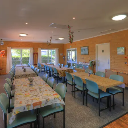 The Vines Motel & Cottages