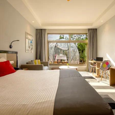The Ray Hotel and Studios