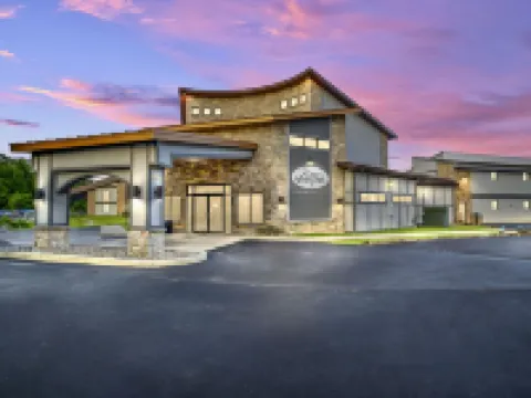 Waterbird Lakeside Inn Hotels in Chesterton