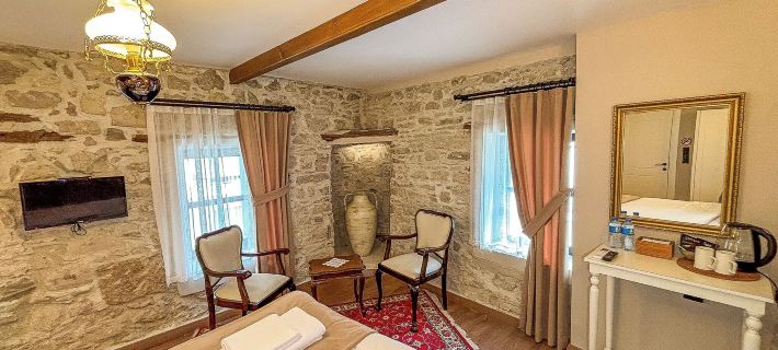 1870's Taş Konak Otel Üç Oda Hotels in Urla