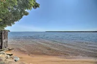 Plattsburgh Home w/ Deck on Lake Champlain - Wifi