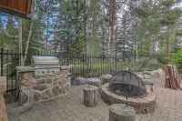 The Seasons Keystone 2 Bedroom in Lakeside Village - 2-Star
