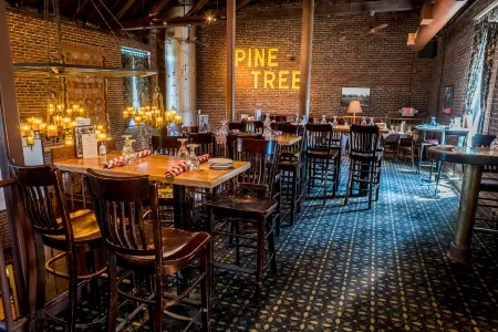 The Common Man Inn & Spa