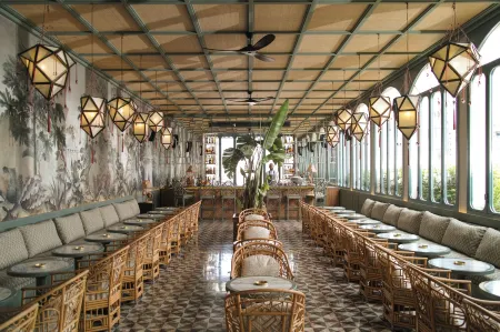 Albergo Hotel Отели рядом с достопримечательностью «Рынки Бейрута (Суки)»