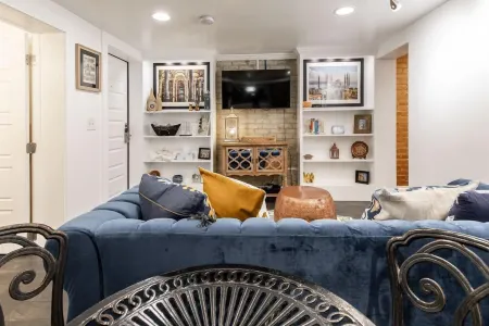 Aspenwood Manor South