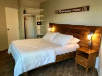 Paradise At A Great Price, Amazing Renovated Waterfront Escape: Private Balcony! Hotels in Frydendal