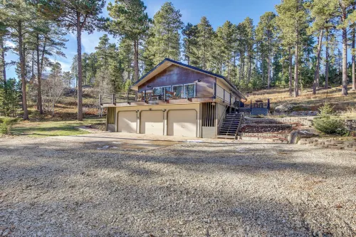 Modern Lead Cabin w/ Private Hot Tub & Fireplace! - Alojamientos
