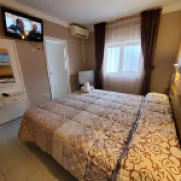 Ampuria Inn