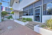 Oceanfront Resort Studio on Virginia Beach! Các khách sạn gần First Landing State Park