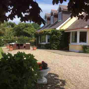 Edencrest B&B Hotel Exterior