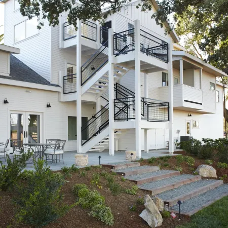 SummerWood Inn