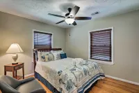Spacious Mount Pleasant Home 5 Mi to Beach - Kitchen