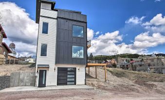 Exquisite Discovery Mtn Home w/ Sweeping Views!