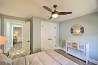 Naples Home w/ Patio < 1 Mi to Beaches! - Wifi