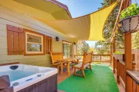 327936 Hot Tub + Mtn Views: Woodland Park Gem - chambre d’hôtes